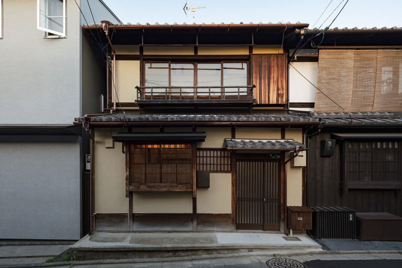 kooo-architects-renovates-traditional-machiya-house-in-kyoto-with-white-interiors