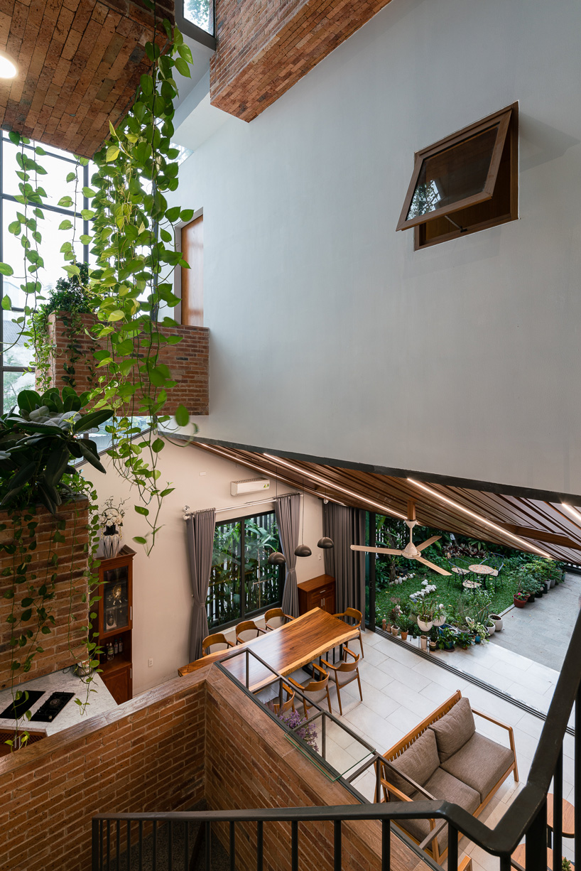 Mda Architecture Tops House In Vietnam With Lush Roof Park