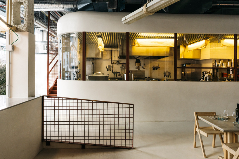 recycling, local craft + low-tech solutions define 'mo de movimiento' restaurant in madrid