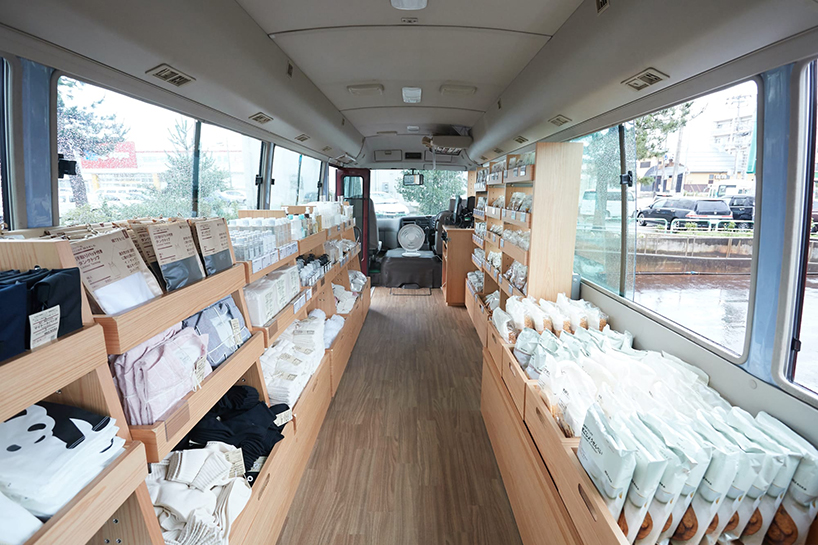 https://static.designboom.com/wp-content/uploads/2020/07/muji-to-go-bus-designboom-002.jpg