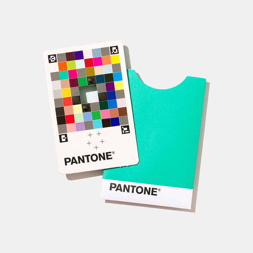 the-pantone-color-match-card-and-app-lets-you-match-a-color-in-25-seconds