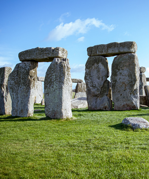 mystery of stonehenge's giant sandstone megaliths solved by archaeologists