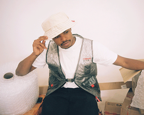 tombogo introduces utility vest and handbag made of recycled bubble wrap and PVC