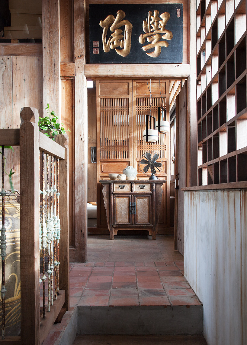 'ruang tekuni' by DDAP architect is a boutique apartment building in bali