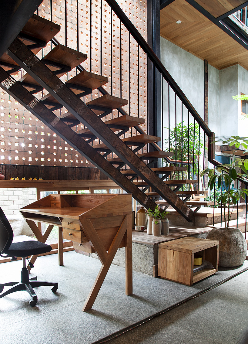 'ruang tekuni' by DDAP architect is a boutique apartment building in bali