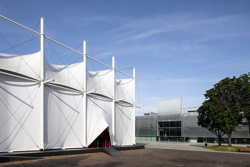 SNKH's pop-up cinema at moscow's garage museum resembles an inverted bedouin tent