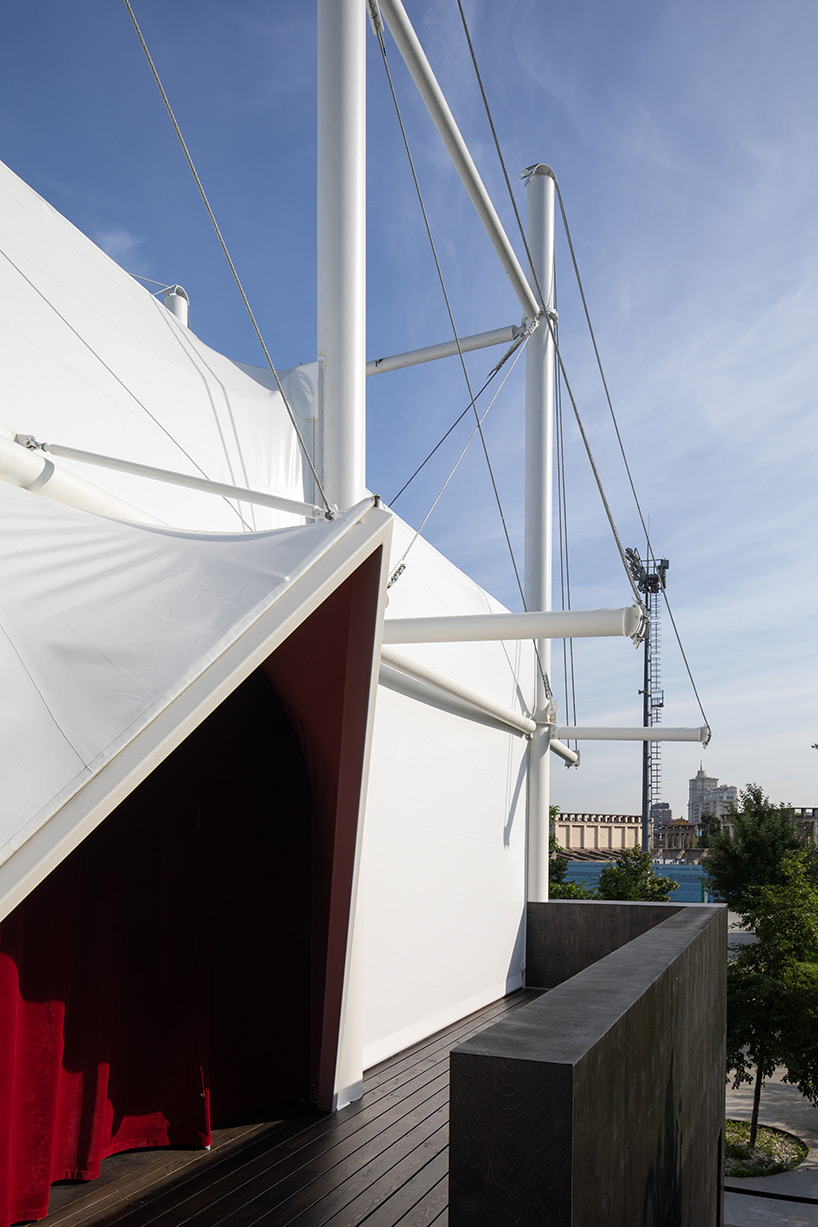 SNKH's pop-up cinema at moscow's garage museum resembles an inverted bedouin tent