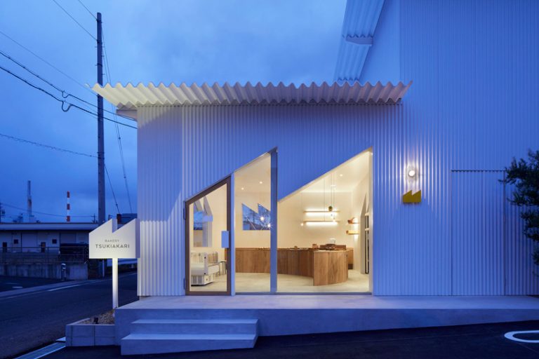 airhouse completes 'bakery tsukiakari' in japan with half-moon counter