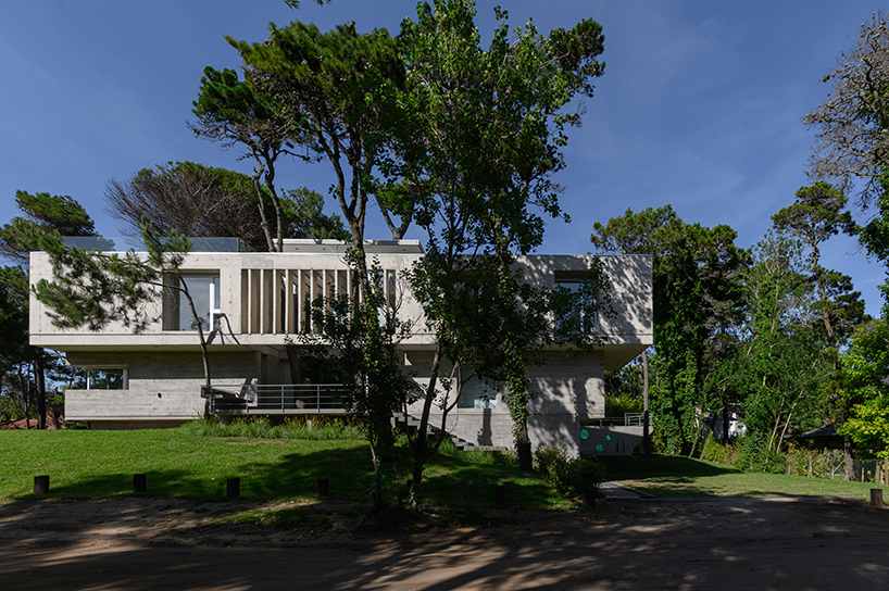 estudio galera's 'casa jacaranda' is a cluster of growing and expanding concrete boxes