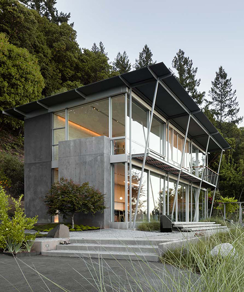 feldman architecture's 'sunrise' house overlooks sonoma county, california