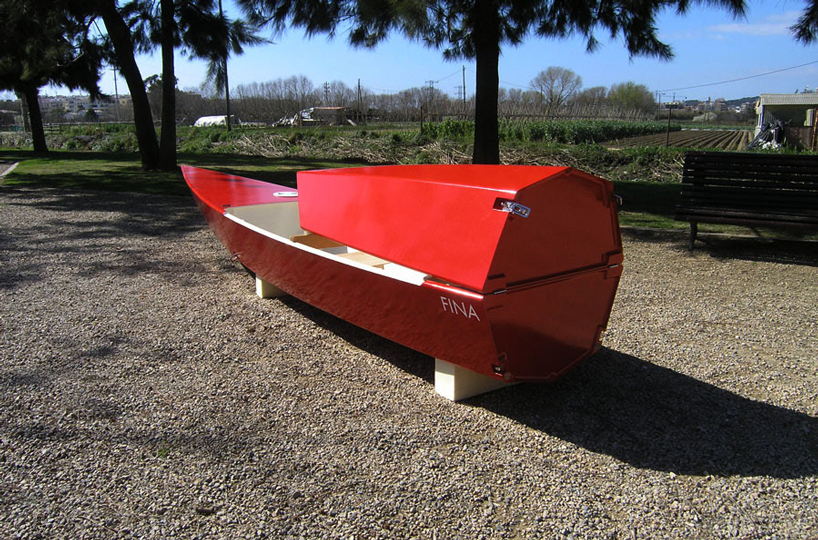 fina is a foldable plywood kayak created by cristina borràs