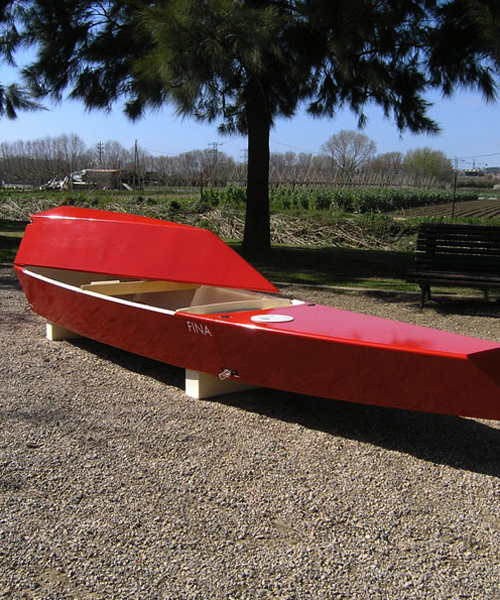 fina is a foldable plywood kayak created by cristina borràs