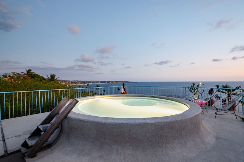 francisco pardo steps 'villas escondida' into the coastal landscape of mexico