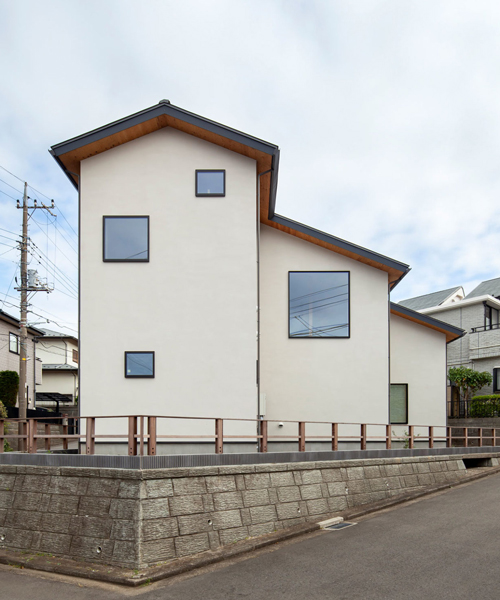 inoue yoshimura studio designs japanese house with plan shaped like a tetris piece
