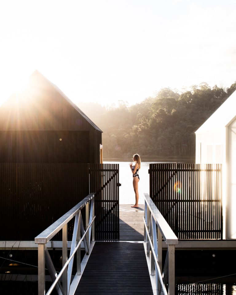 licht architecture builds a floating sauna on lake derby in tasmania