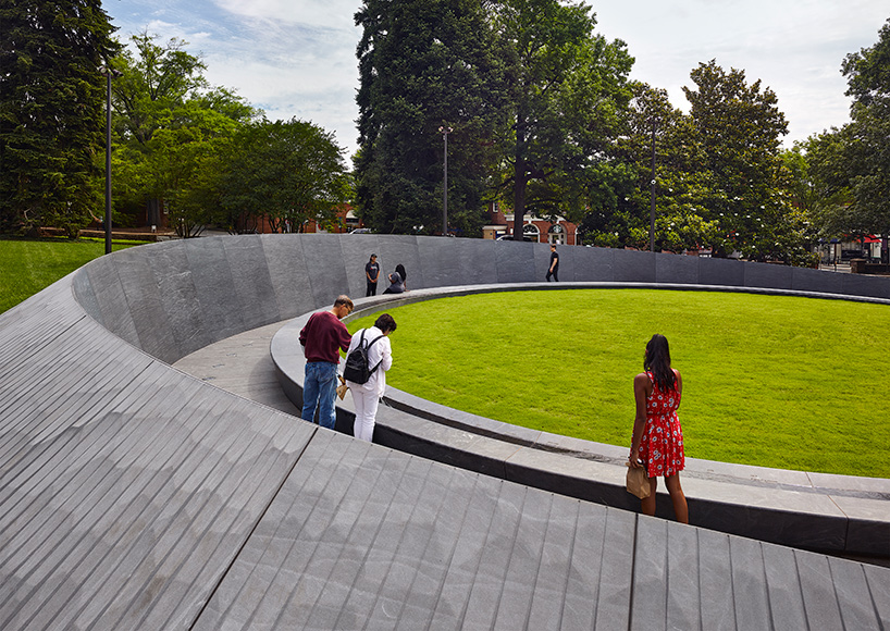 memorial to enslaved laborers spontaneously inaugurated at the university of virginia