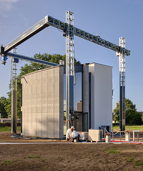 europe's largest 3D-printer prints an entire two-story house