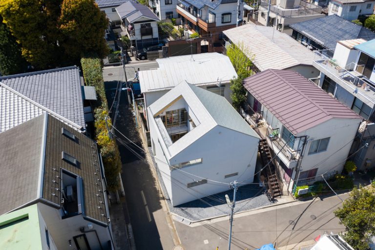 open sky house by YSAA exposes everyday life to nature in tokyo