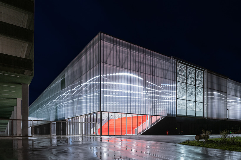 OMA designs toulouse's new exhibition and convention center as an 'urban machine'