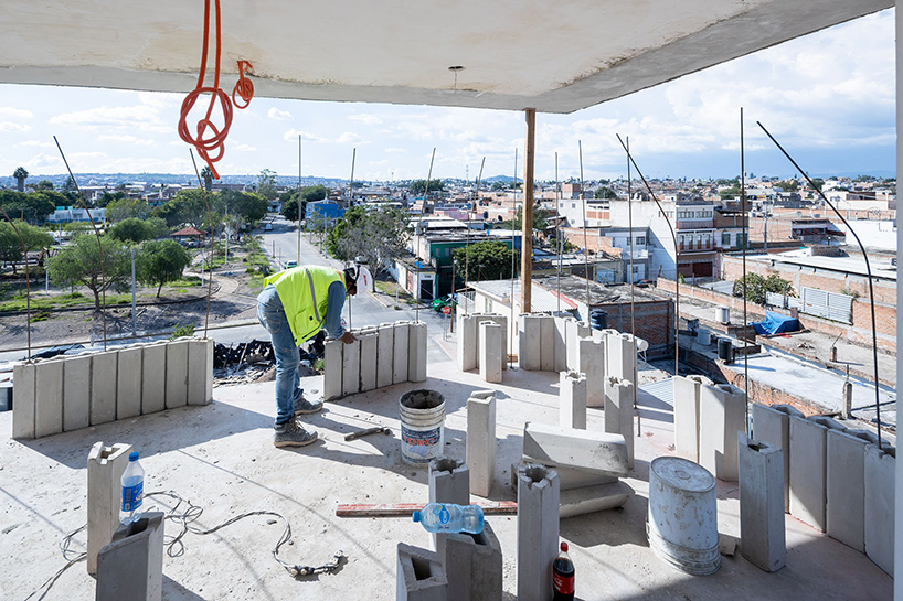iwan baan photographs 'las americas', a social housing project in mexico by SO – IL