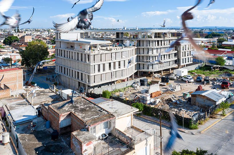 iwan baan photographs 'las americas', a social housing project in mexico by SO – IL