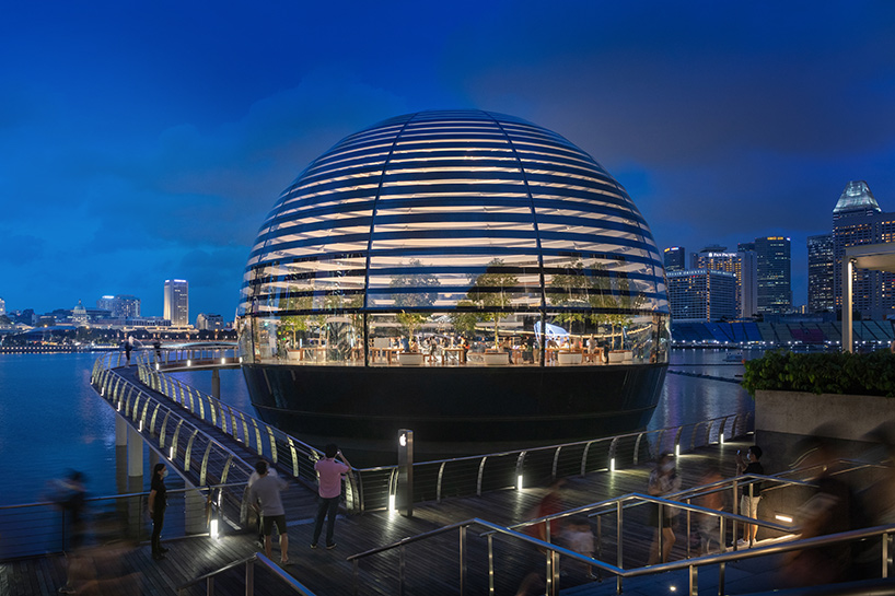 Apple's new Singapore floating store is a sure-fire Instagram hotspot – a  giant apple in the water next to Marina Bay Sands