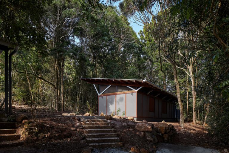 aspect architecture immerses o’reilly’s campground retreat in ...