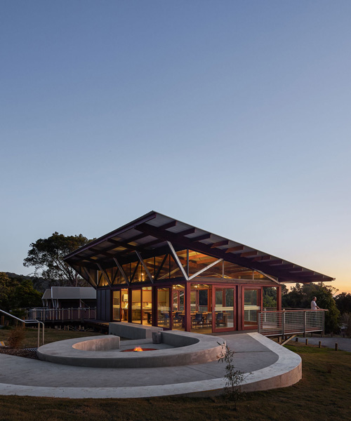 aspect architecture immerses o’reilly’s campground retreat in australian rainforest