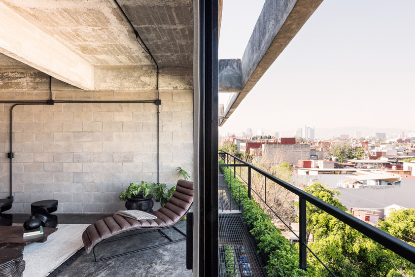 BAAQ' inserts wooden modular system to 1960s apartment building in mexico city