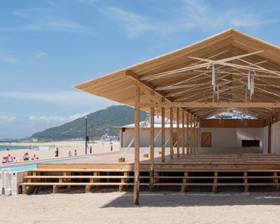 ICADA's lightweight kobe beach hut replaces timber structure with polyester straps