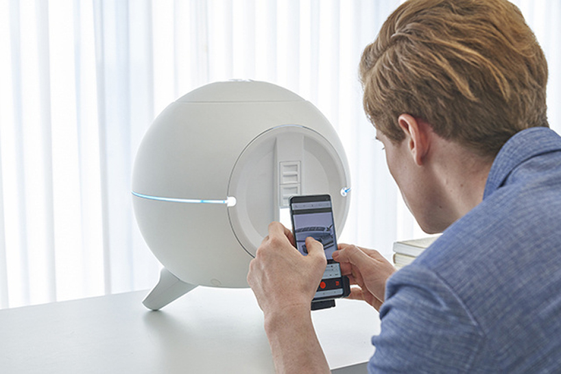 capture glossy images with foldio360 dome, a portable photography studio with turntable