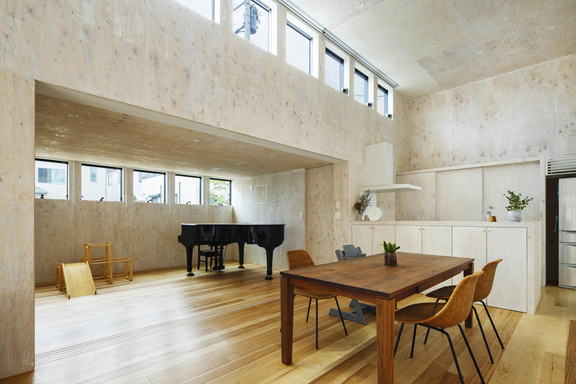main living space of N.A.O's symmetric, single-story 'house-W' in japan