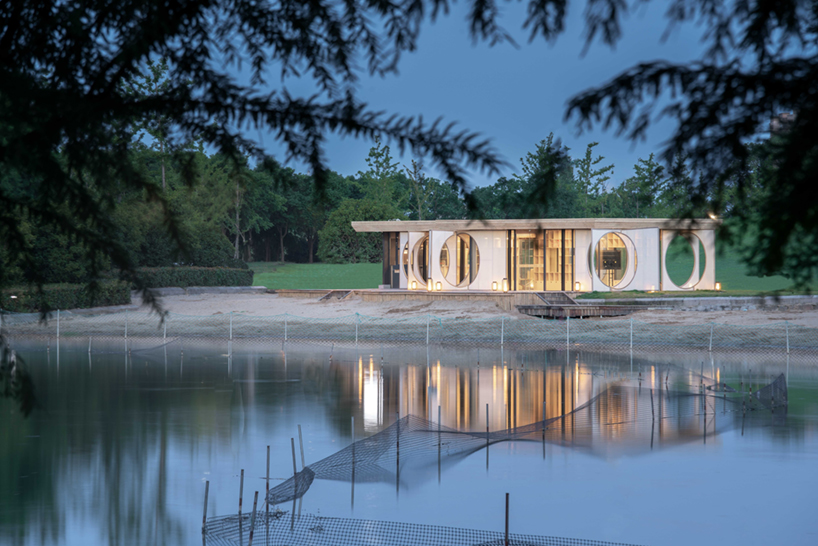 'the screen pavilion' by ray&emilio studio is a complex, clustered space to be explored