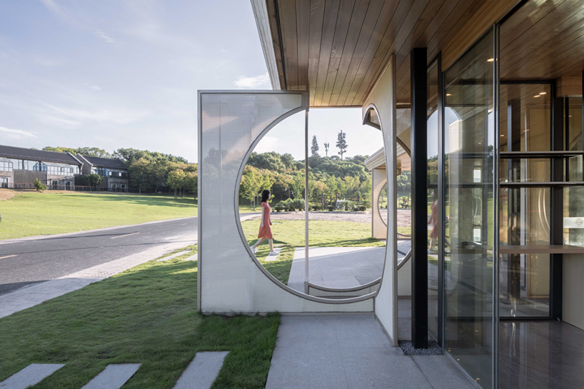 'the screen pavilion' by ray&emilio studio is a complex, clustered space to be explored
