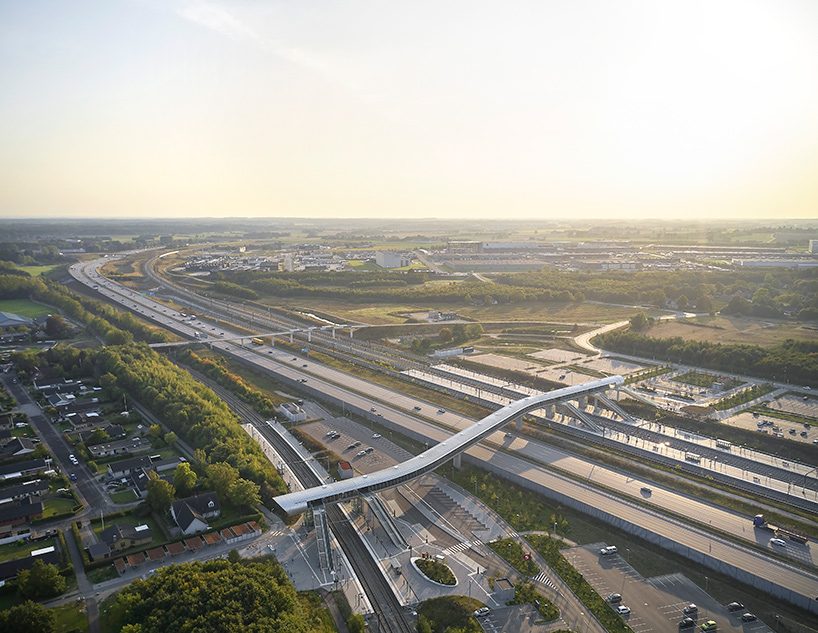 COBE's snake-like 'køge nord station' in denmark documented by hufton + crow