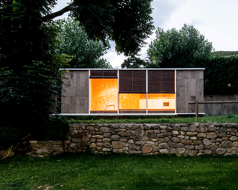agora arquitectura's weekend hut is prefabricated of oriented strand board and cork
