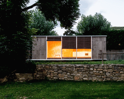 agora arquitectura's weekend hut is prefabricated of oriented strand board and cork