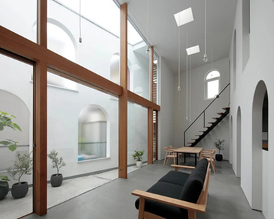 toshihiro aso fills house in asaka with light-filled arches