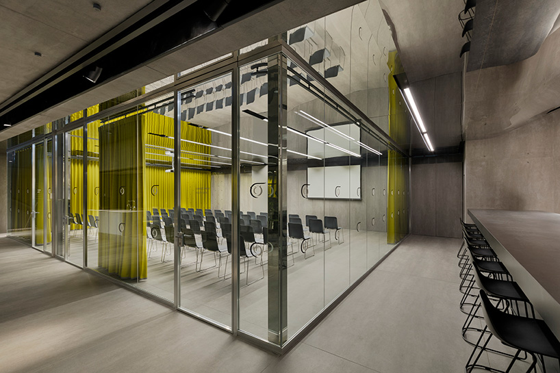 baranowitz + kronenberg completes caesarstone house in tel aviv