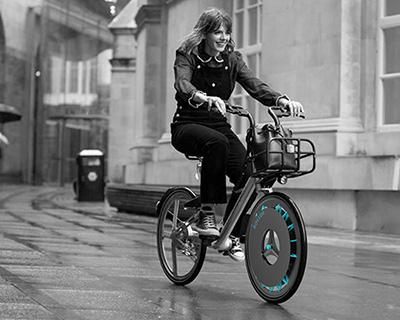 ROLLOE is a bicycle wheel that uses movement to actively purify air via washable filters