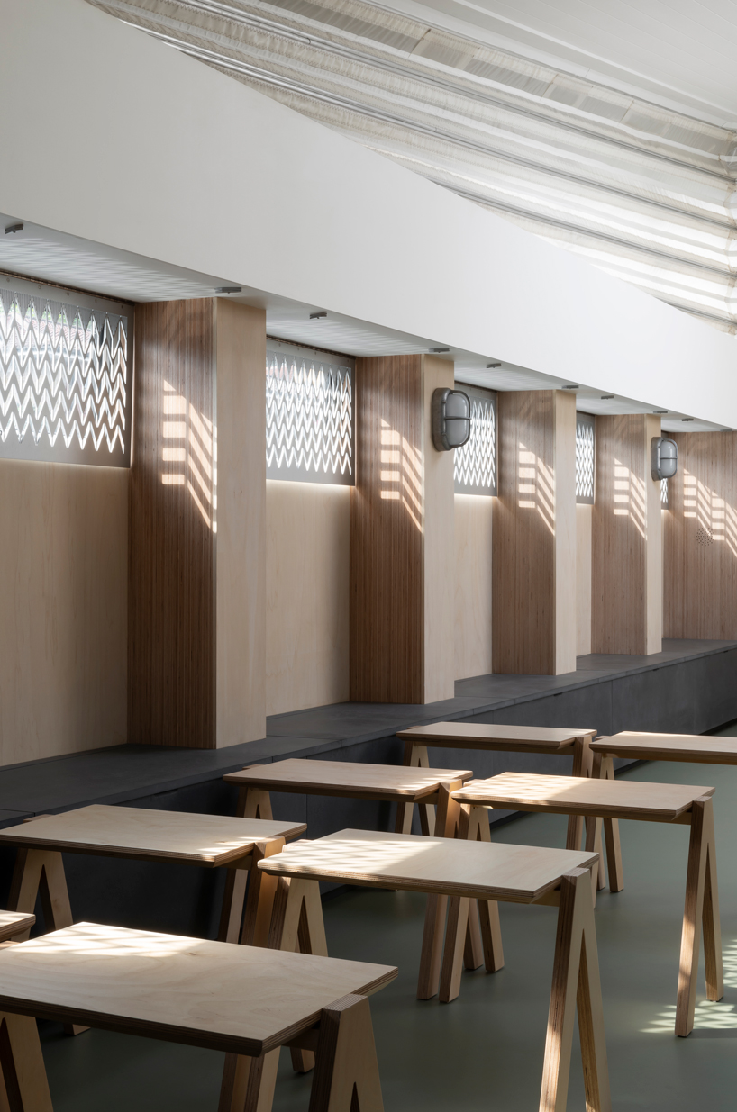 denizen works' genesis floating church arrives in east london designboom