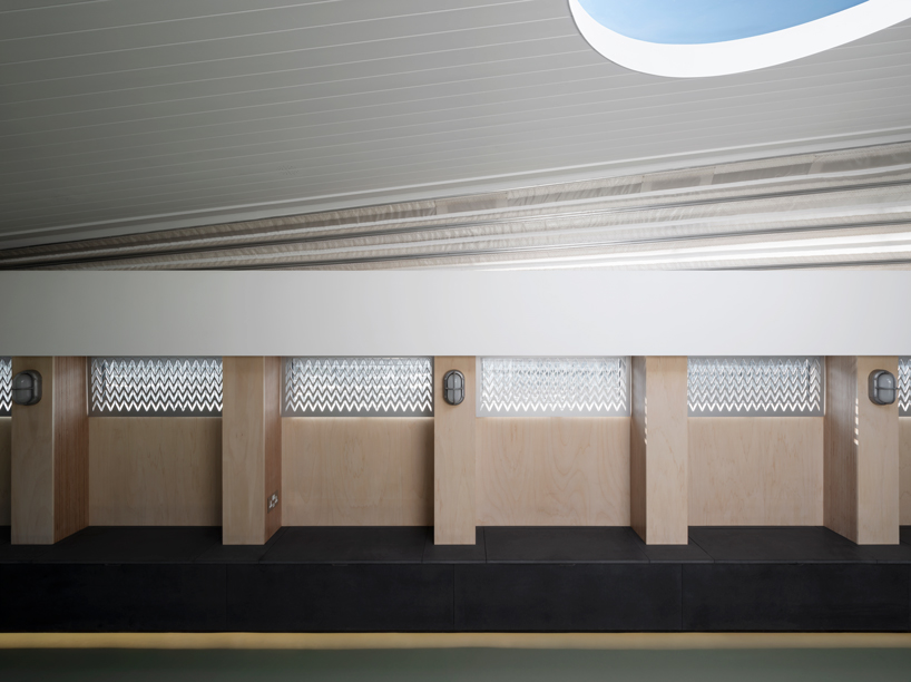 denizen works' genesis floating church arrives in east london designboom