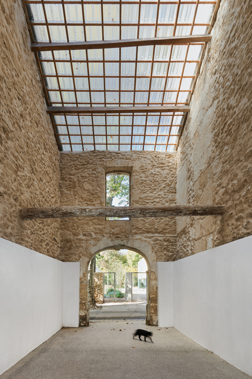 dominique coulon turns a 17th century french mansion into a new library designboom