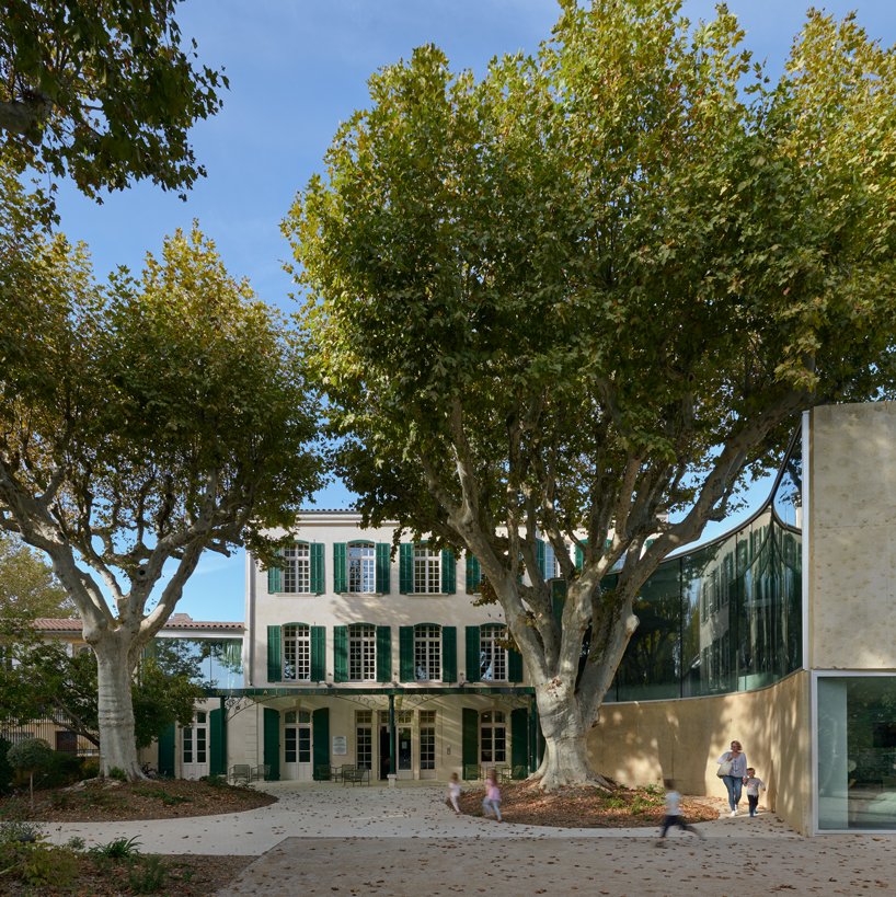 dominique coulon turns a 17th century french mansion into a new library designboom