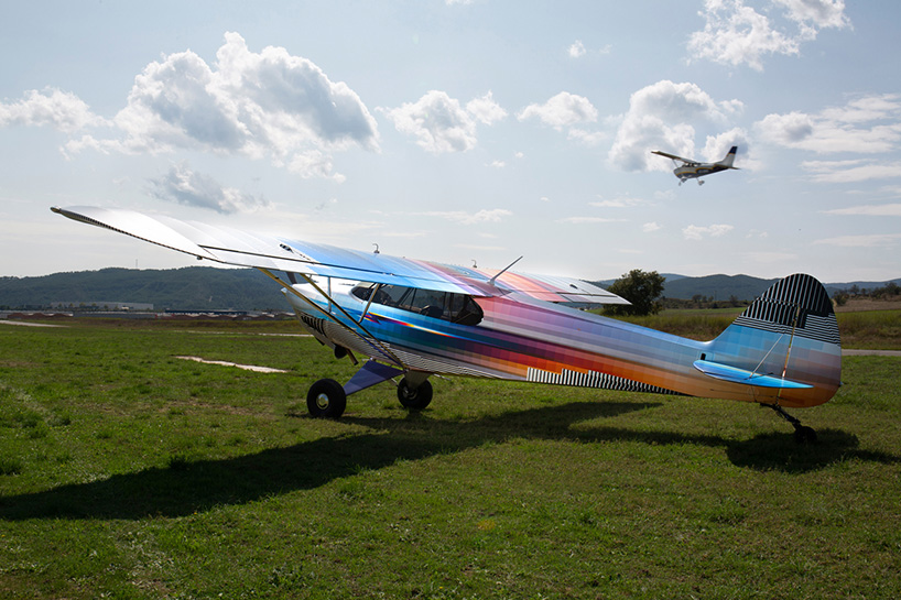 felipe pantone wraps INTR3PID carbon cub airplane in color gradients & geometrical patterns