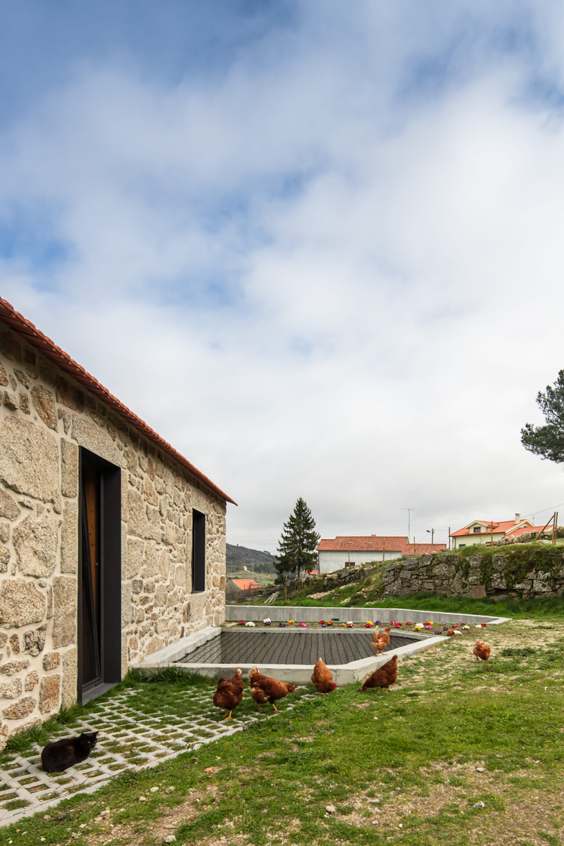 filipe pina arquitectura completes restoration of gafanha house in portugal designboom
