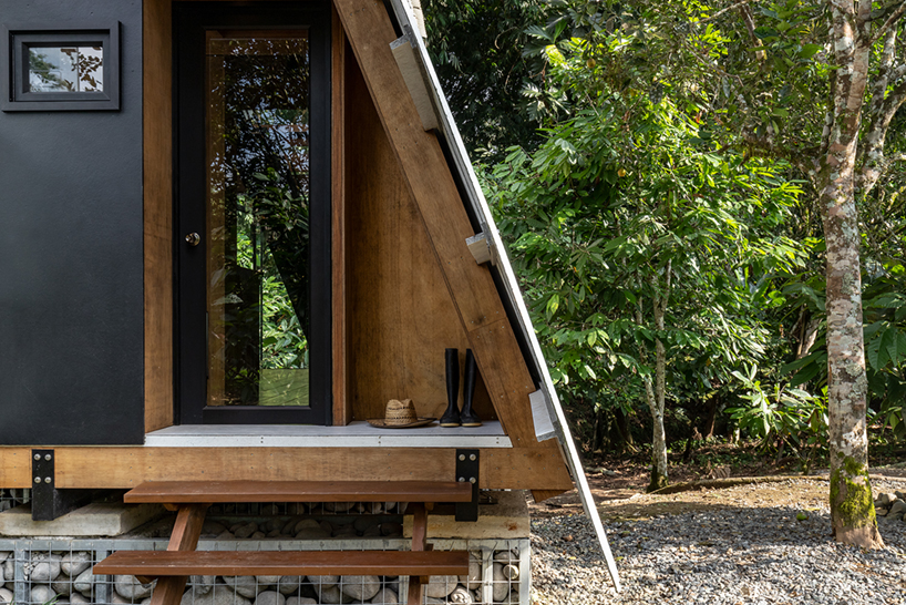 compact 'huaira' dwelling in ecuador generates a negative carbon footprint