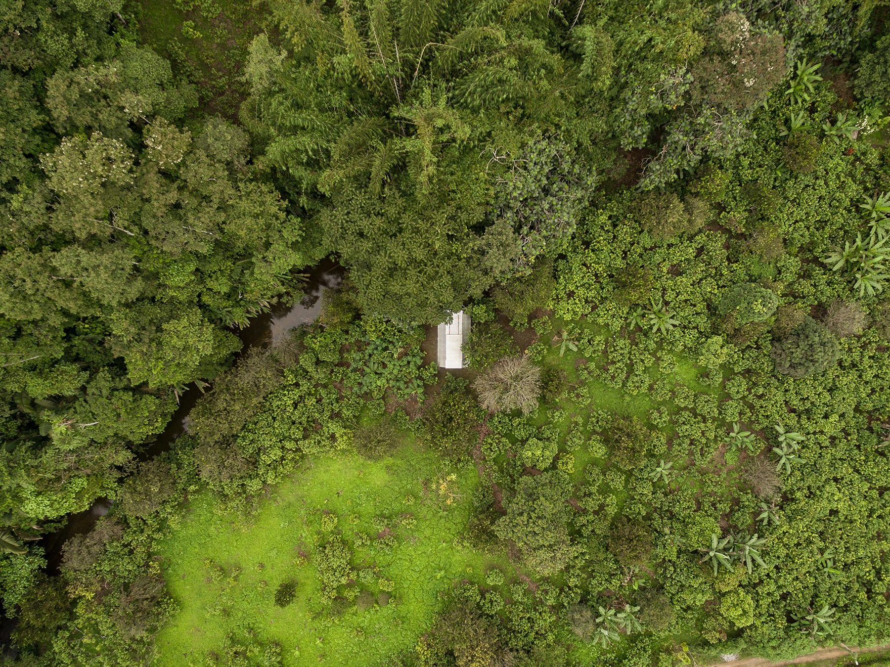 huaira-javier-mera-diana-salvador-ecuador-designboom-011