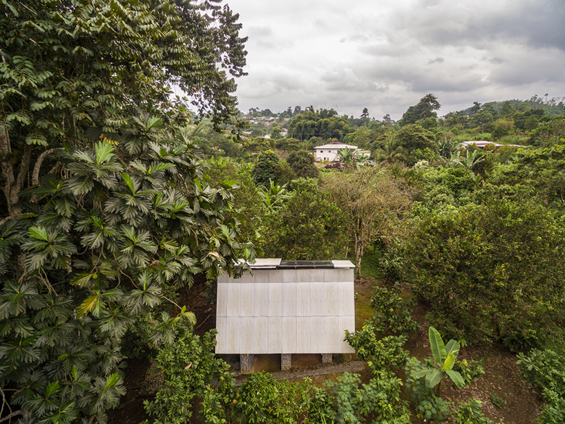 compact 'huaira' dwelling in ecuador generates a negative carbon footprint