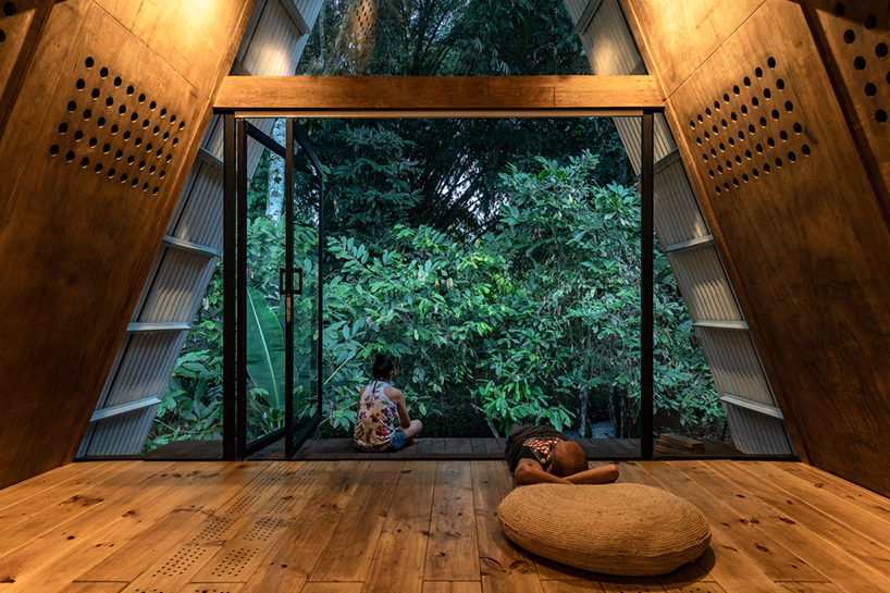 compact 'huaira' dwelling in ecuador generates a negative carbon footprint